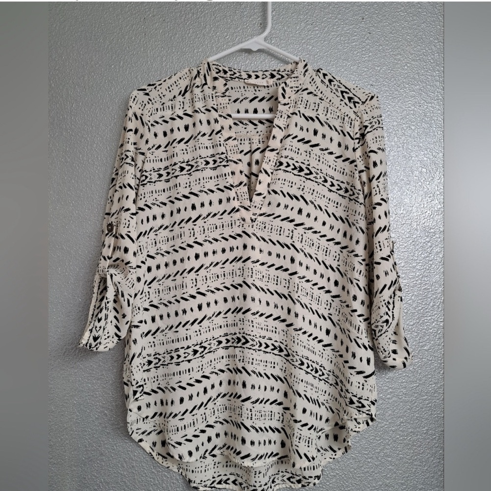 Lush Printed Roll Tab Sleeve Blouse  Size S